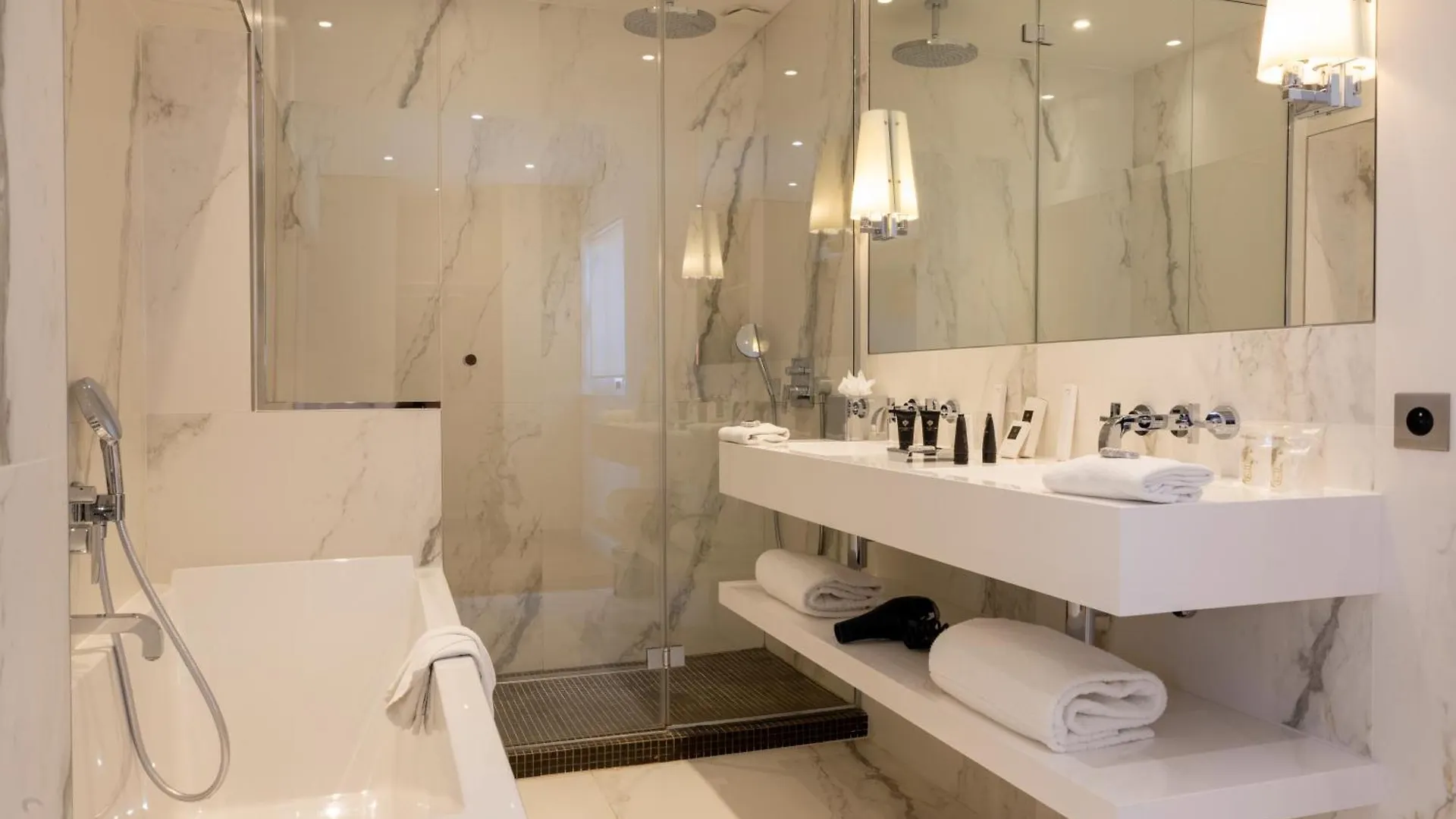 ****  Hotel De Castiglione Paris France