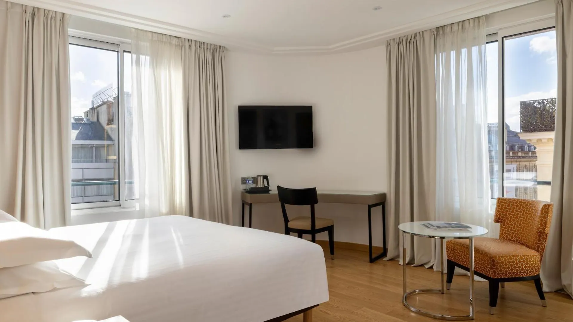****  Hotel De Castiglione Paris France