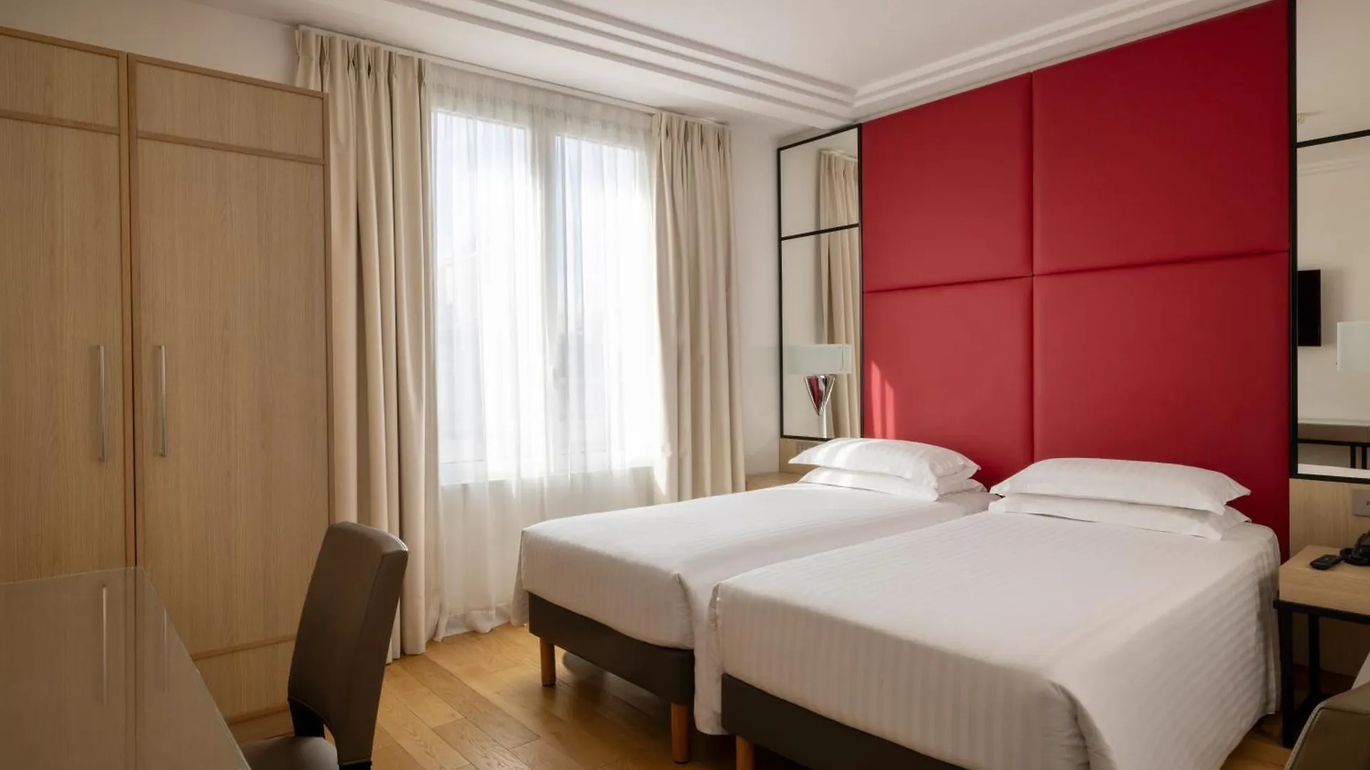 Hotel De Castiglione Paris 4*,