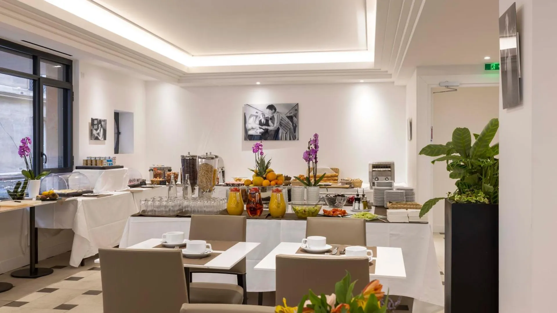 Hotel De Castiglione Paris 4*,